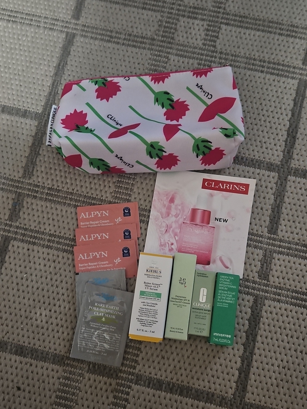Skincare Samples Bundle With Clinique Cosmetic Bag.